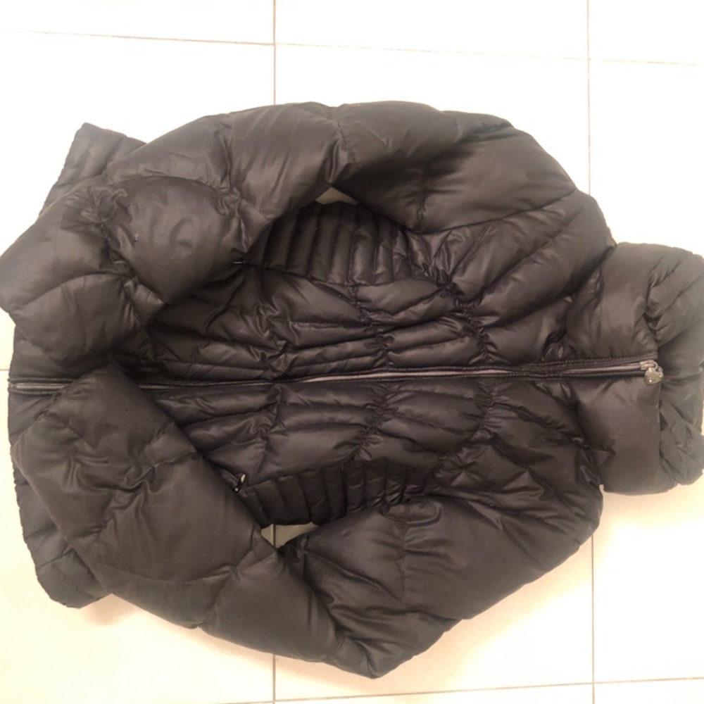 Guess Puffer Coat - Picture 4 of 5